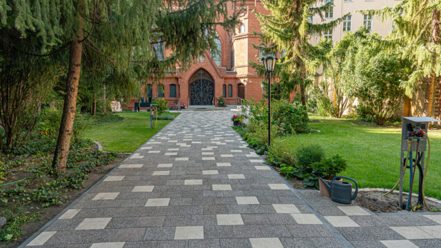 lencro_kirchenvorplatz-26 lencro_kirchenvorplatz-26