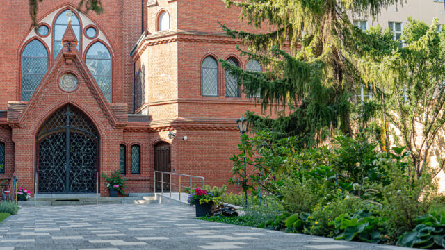 lencro_kirchenvorplatz-57 lencro_kirchenvorplatz-57